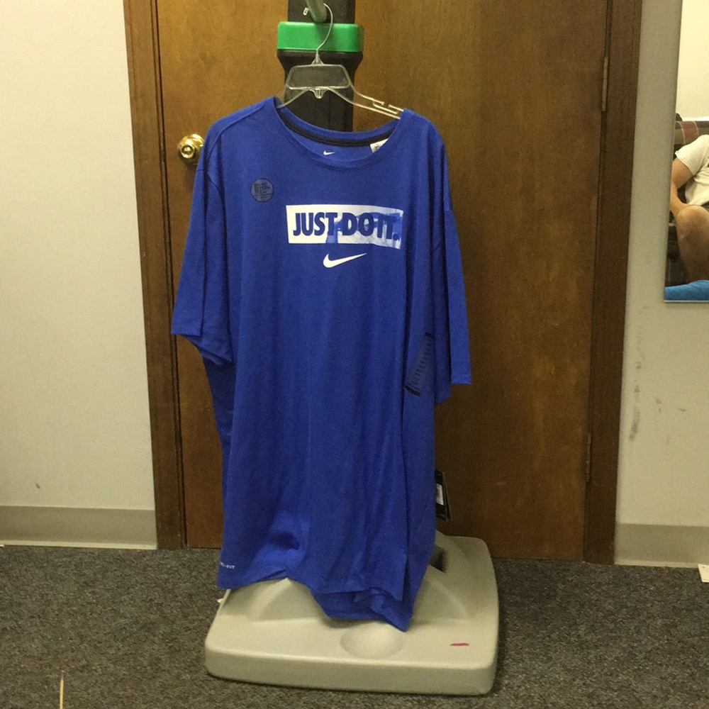 Nike men’s 4xlt just do it short sleeve shirt